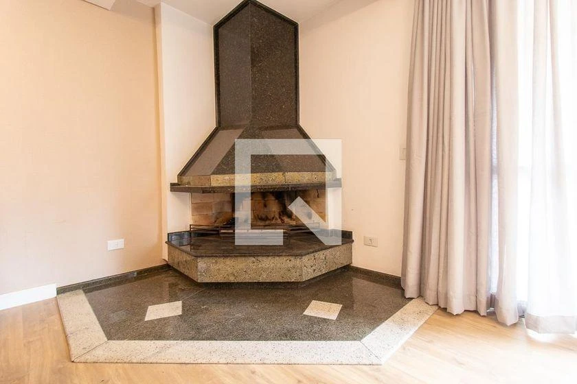 Bathtub in a 3-bedroom apartment, 176 m² — photo 36
