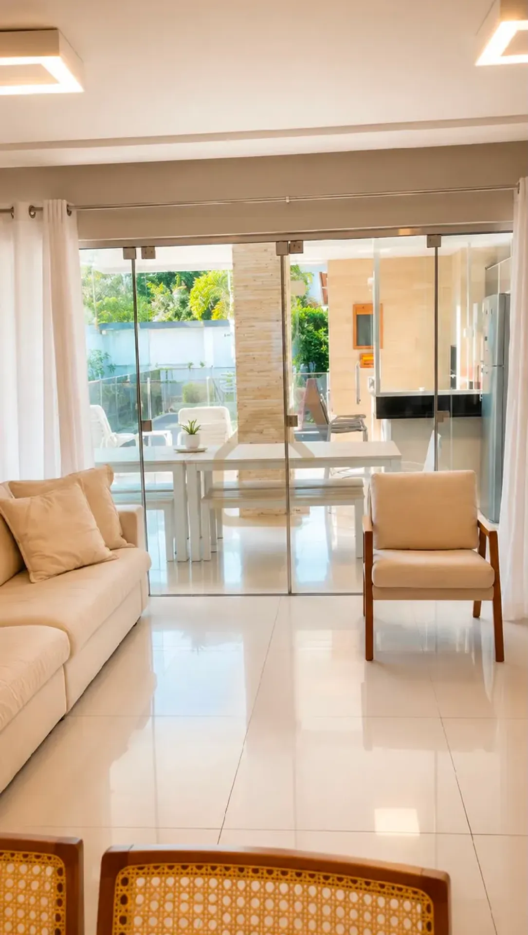 5-bedroom house with a private pool — photo 12