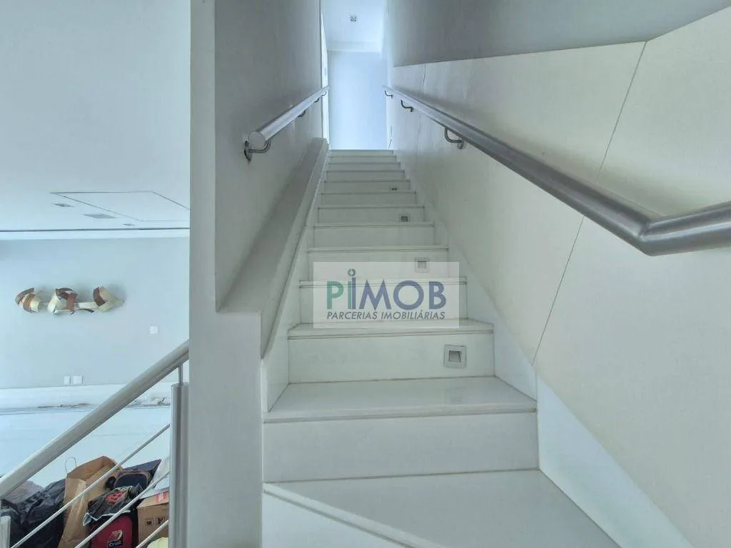 Furnished duplex penthouse with 3 bedrooms and 256 m² — photo 61