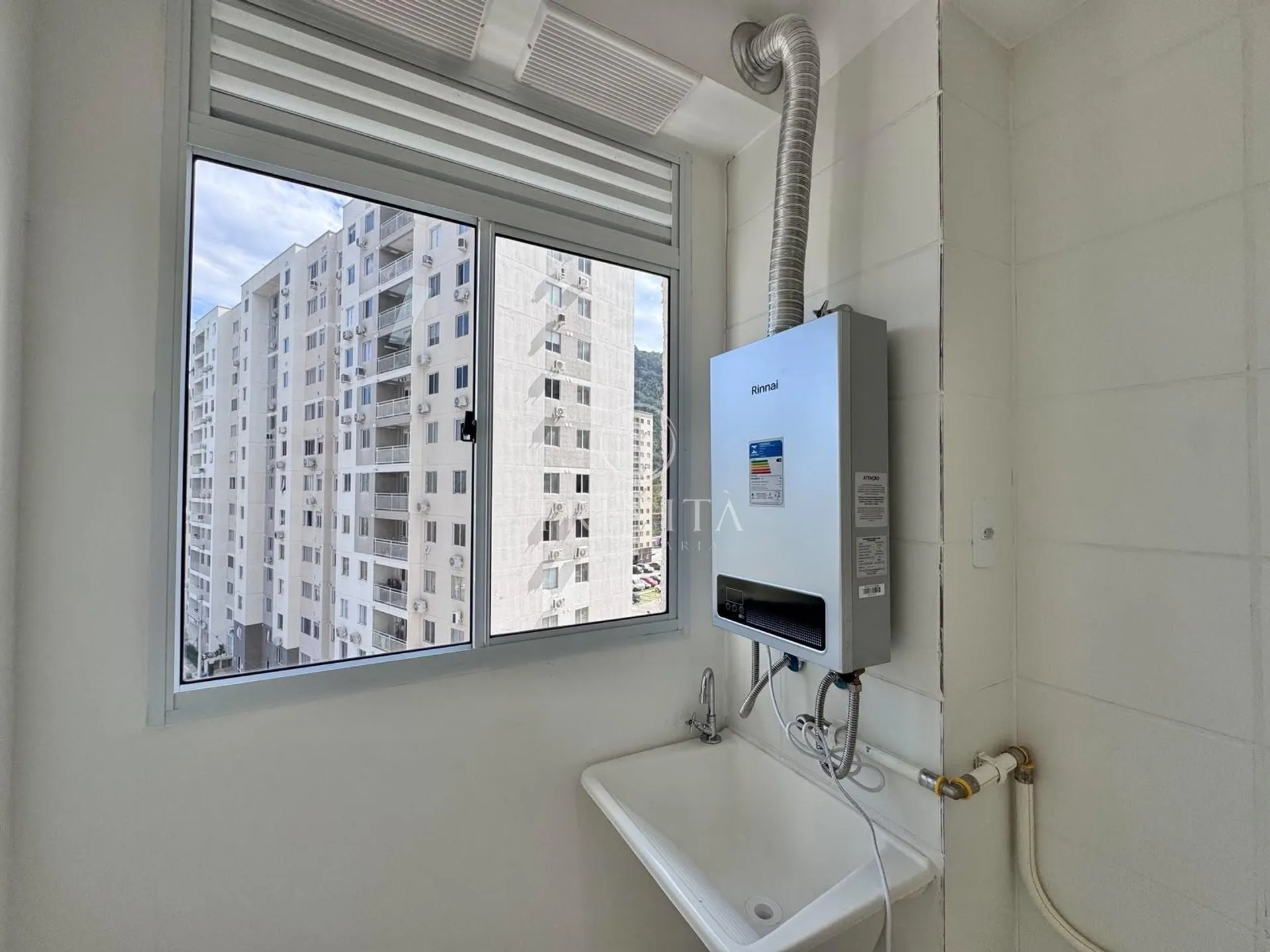 2-bedroom apartment with a mountain view in Rio de Janeiro — photo 35