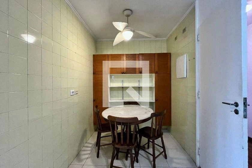 3-bedroom apartment with built-in wardrobes — photo 32