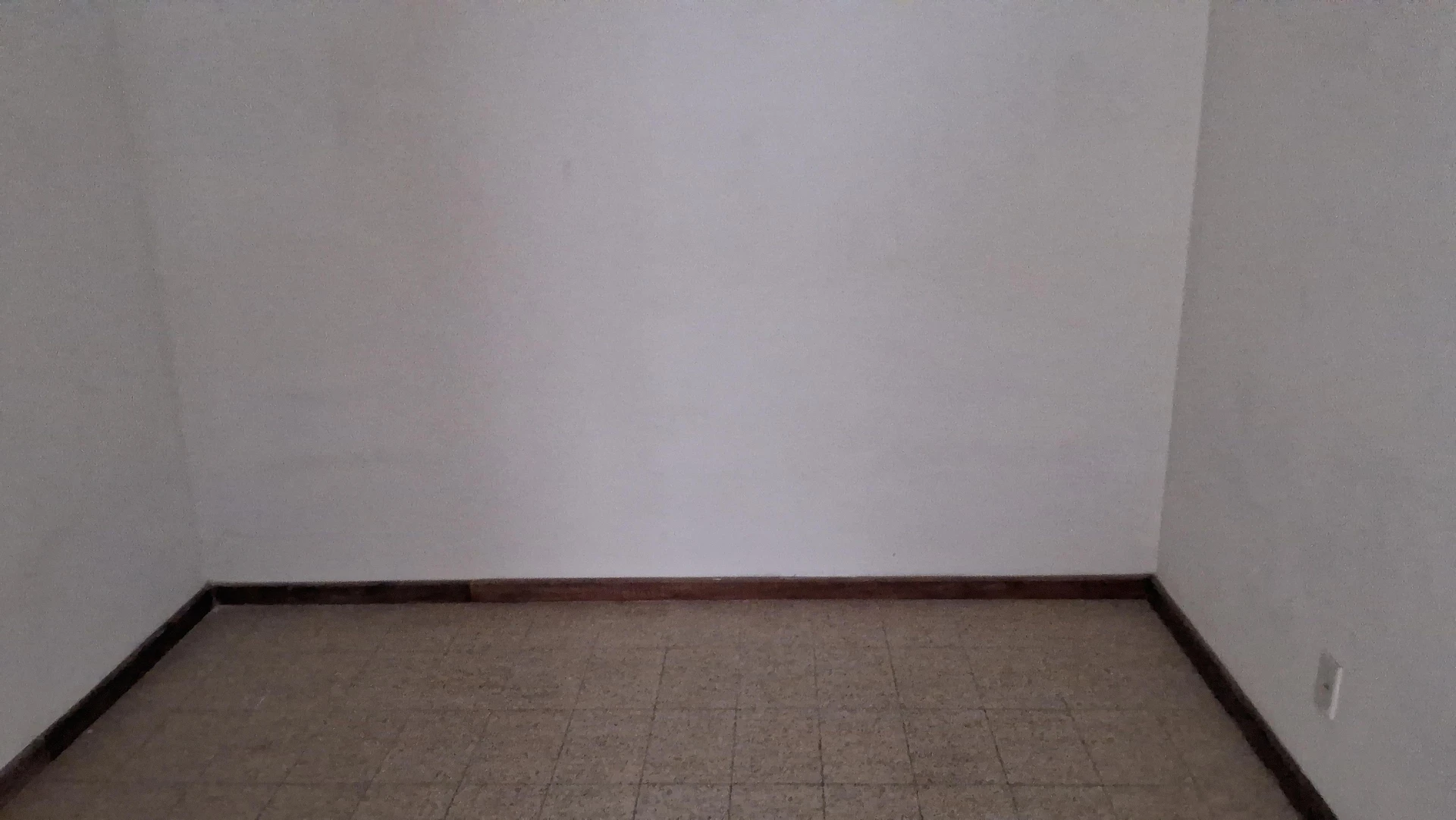 Unfurnished house with 6 bedrooms and private garden — photo 35