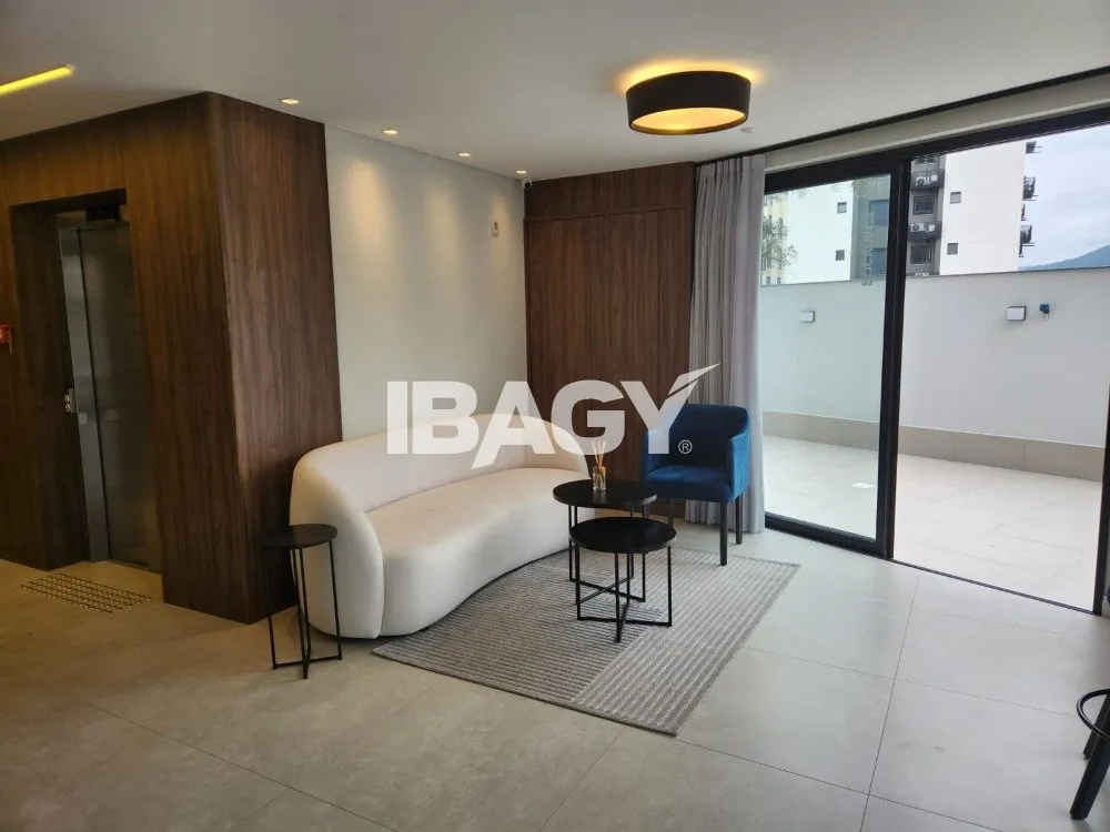 Furnished 35 m² studio with 1 bedroom and 1 bathroom — photo 17