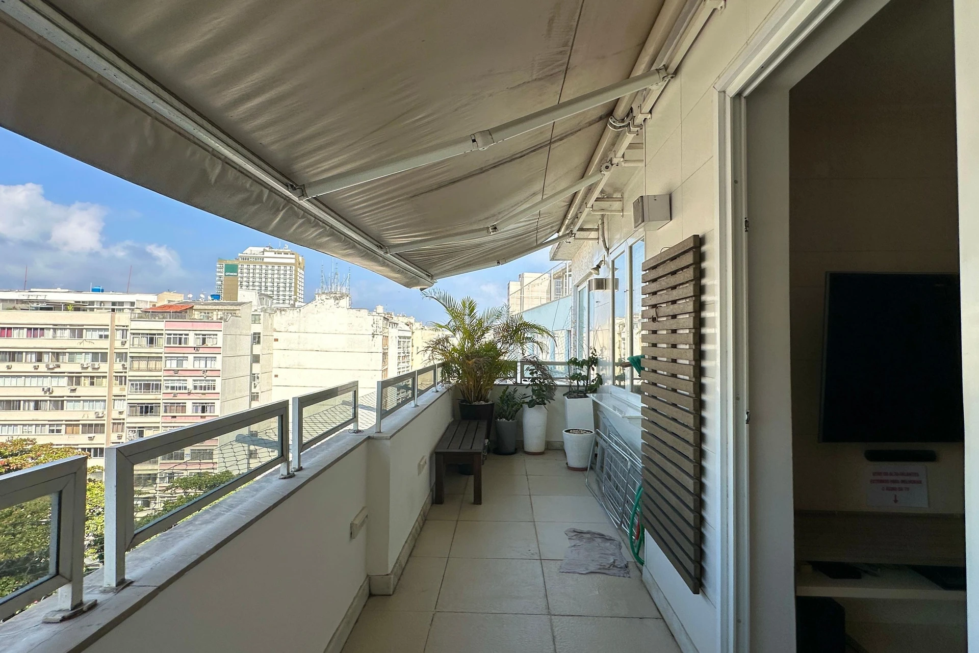 2-bedroom apartment with a grill on the balcony — photo 9