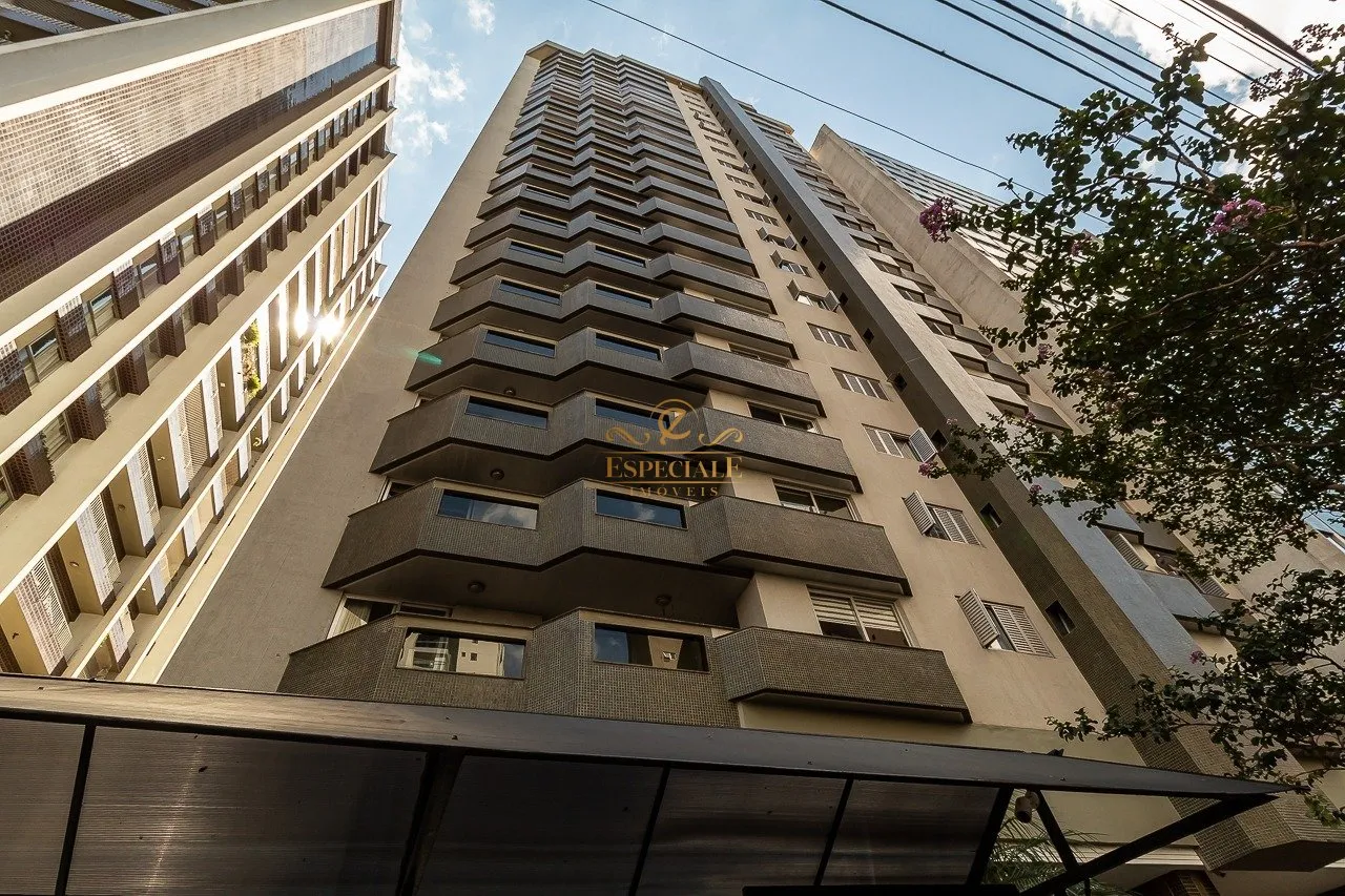 Apartamento de 379 m² com 4 quartos e 2 vagas — photo 2