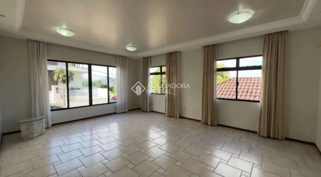 Casa para locação com 4 quartos e 816 m² — photo 5
