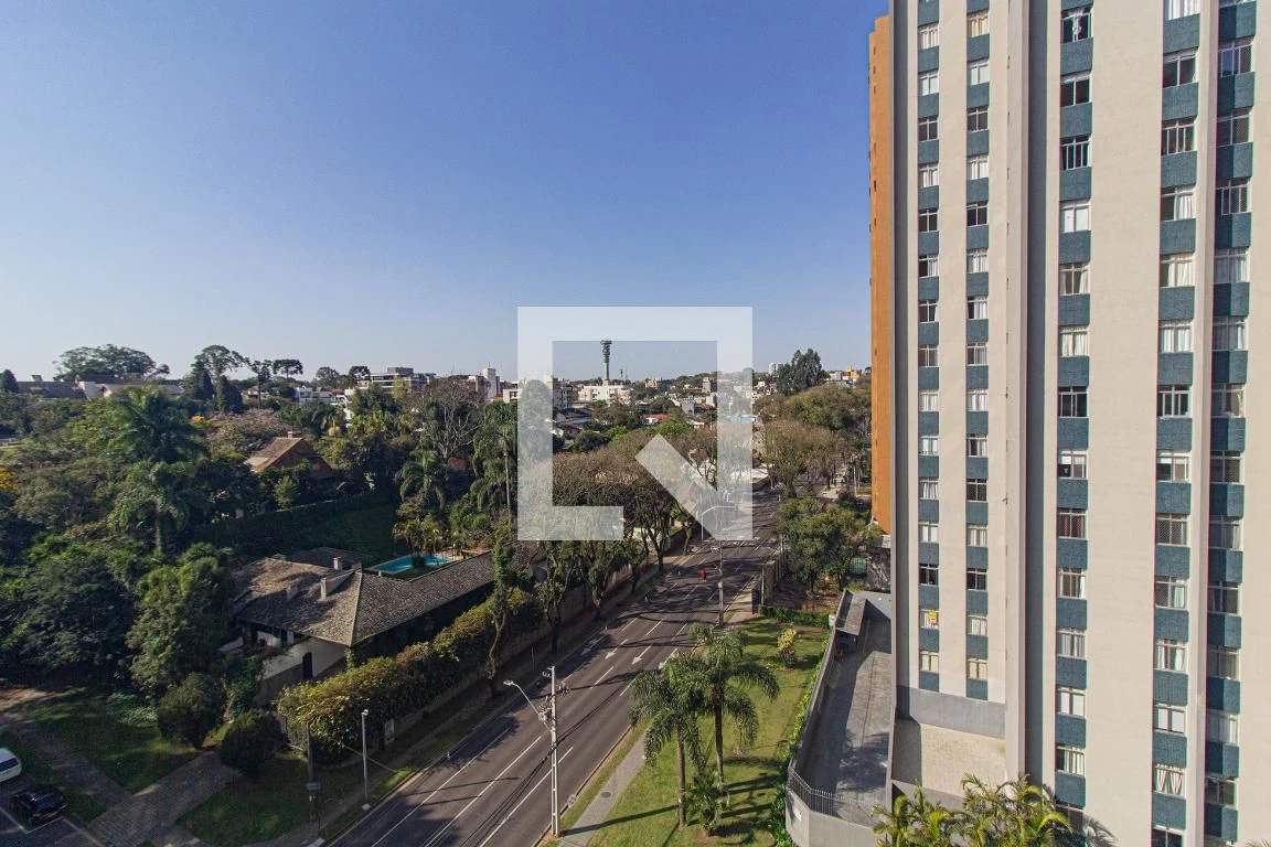 Furnished apartment, 97 m², with a glass-enclosed balcony — photo 12