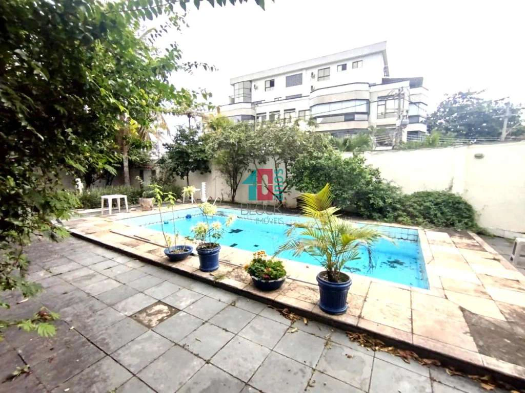 Street house 445 m² with 4 bedrooms and 1 en-suite — photo 22