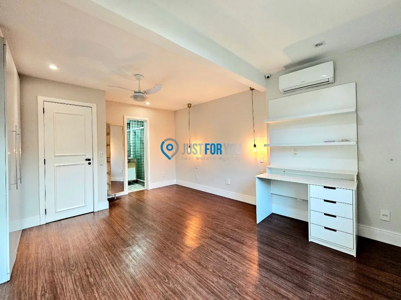 Furnished house with 4 bedrooms and 5 bathrooms — photo 20