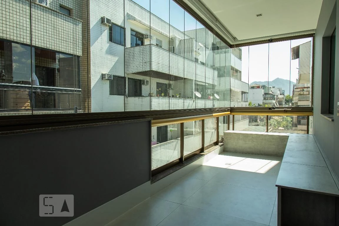 Furnished apartment, 90 m², with a glass-enclosed balcony — photo 8