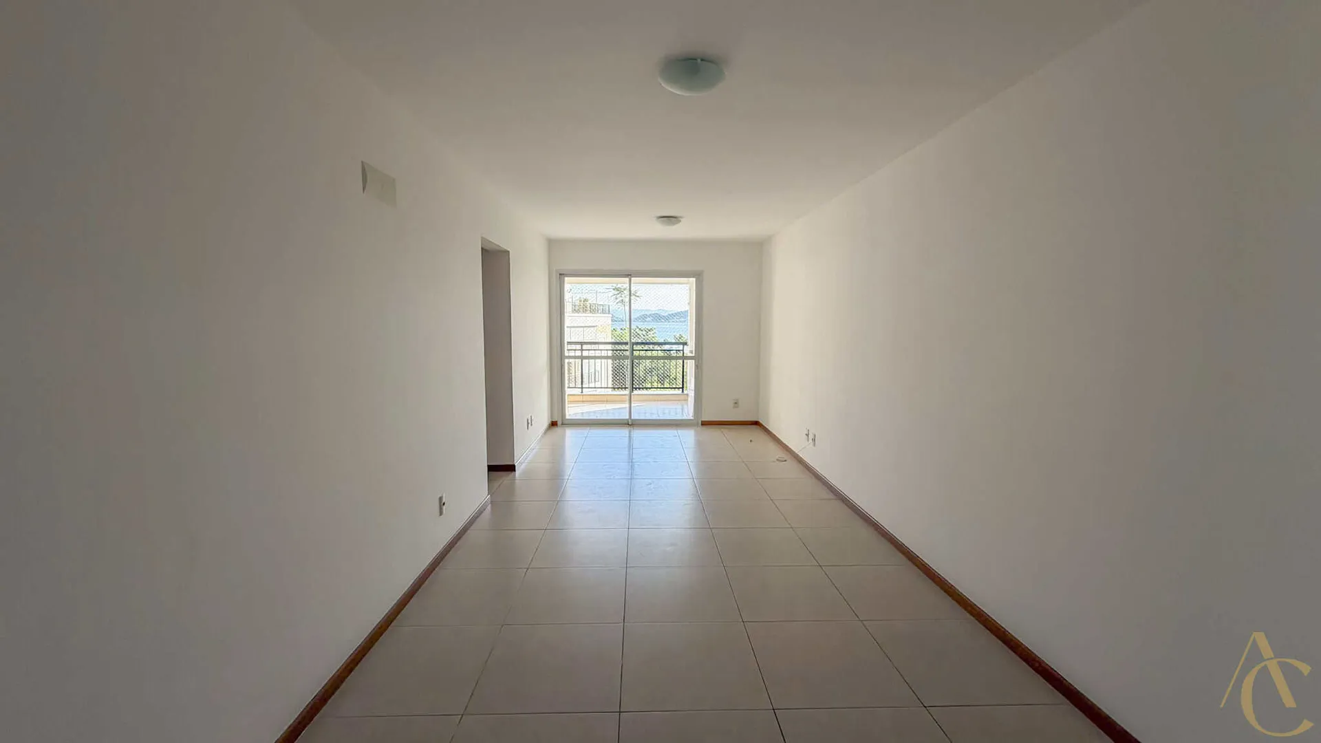 149 m² furnished apartment with a built-in grill on the balcony — photo 51