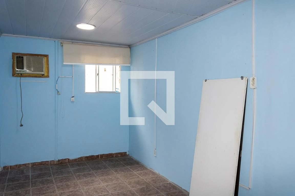 Unfurnished house with 3 bedrooms, 1 bathroom and parking — photo 3
