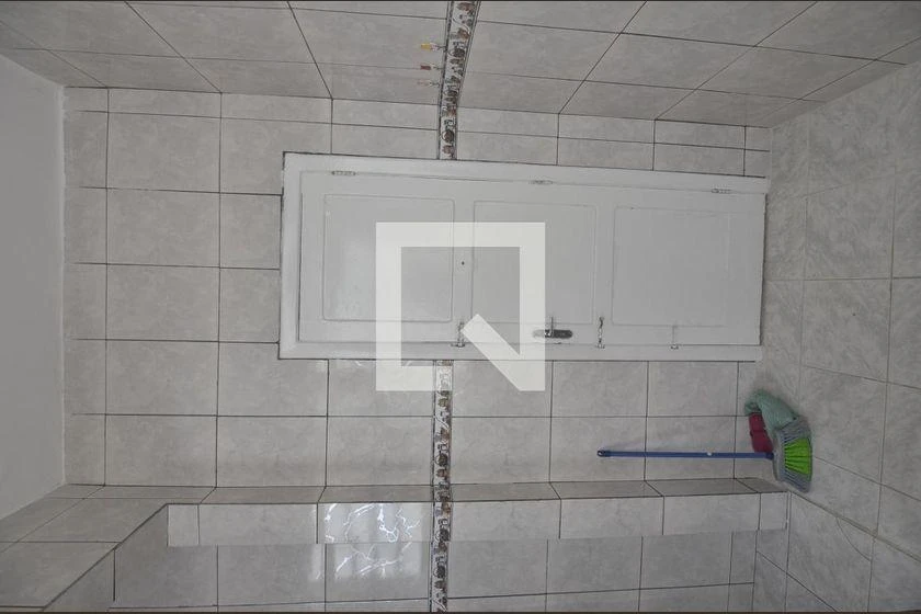 Apartamento com piso de madeira ou laminado, Benfica — photo 31