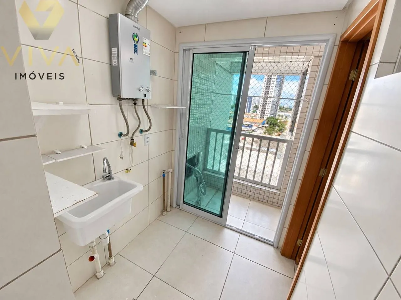 2-bedroom apartment in a building with a gym — photo 6
