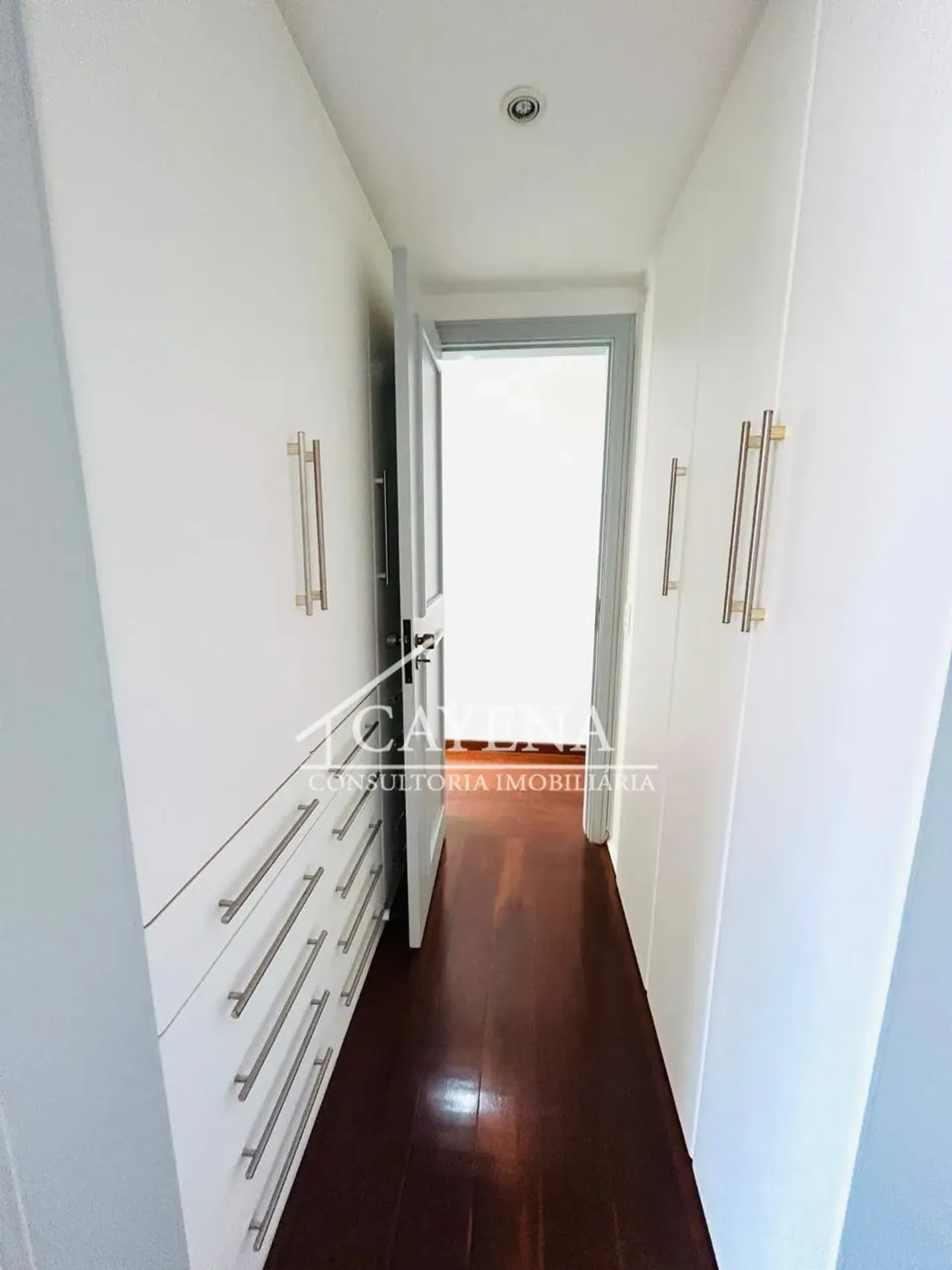 Apartment with 247 m², 3 bedrooms and 4 bathrooms — photo 15