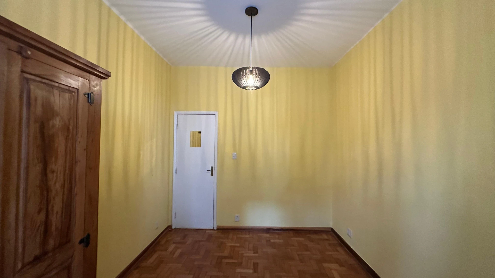 Apartment, 69 m², with wood or laminate floors — photo 35