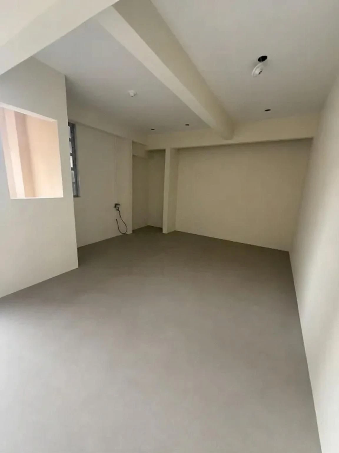 Bathtub in a 4-bedroom house, 330 m² — photo 6