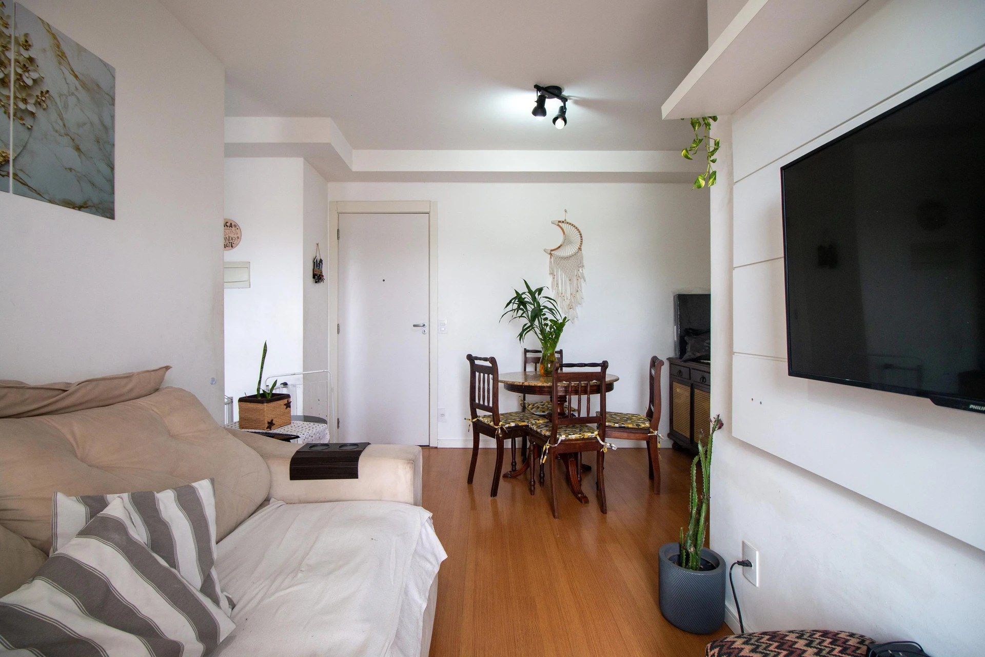 Apartamento mobiliado de 2 quartos com suíte e varanda — photo 9