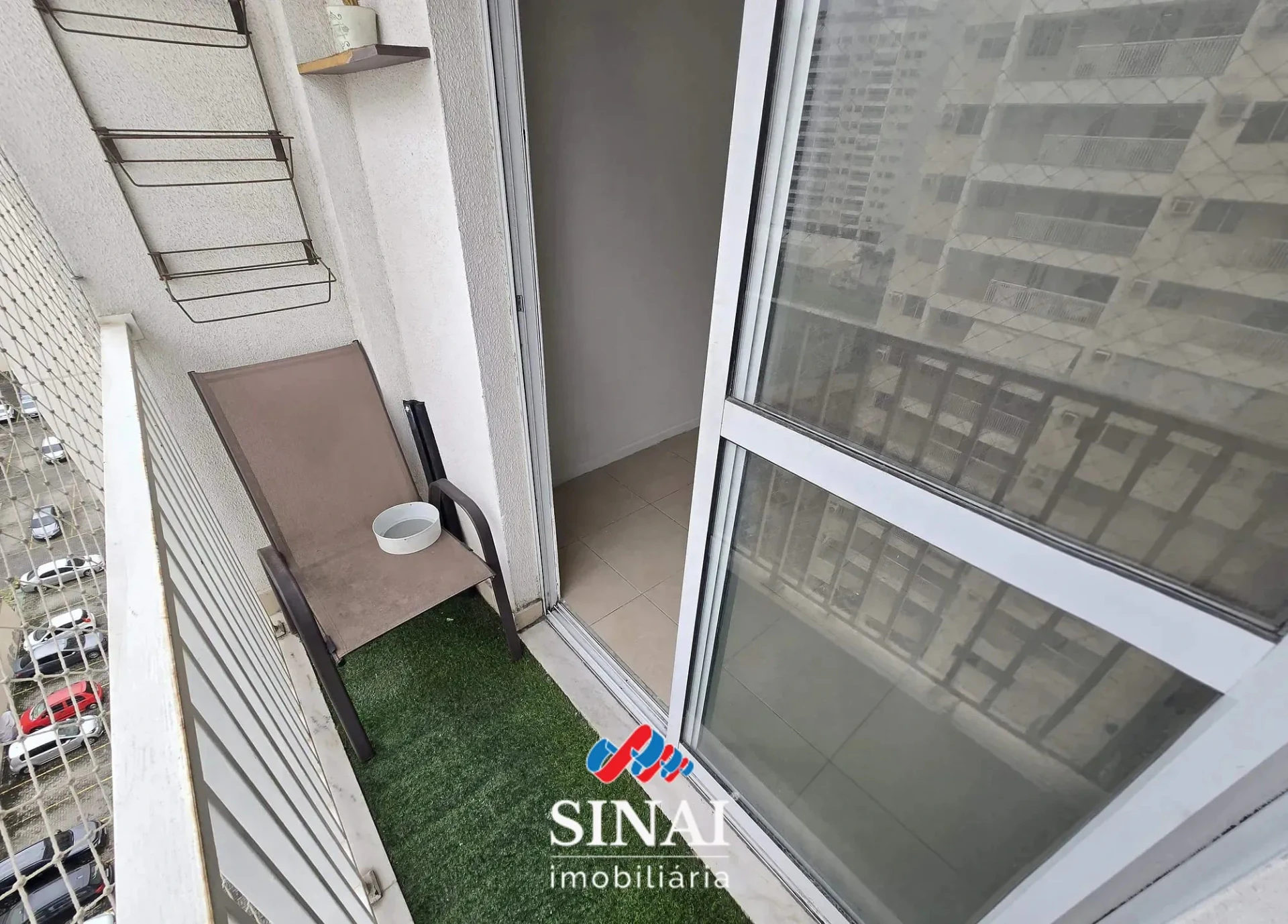 Apartamento de 2 quartos em condomínio com piscina — photo 16