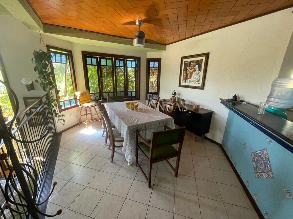 Furnished house with 8 bedrooms and 10 bathrooms, 2,500 m² — photo 28