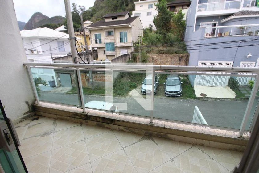 200 m² apartment with 3 en-suite bedrooms and balcony — photo 14