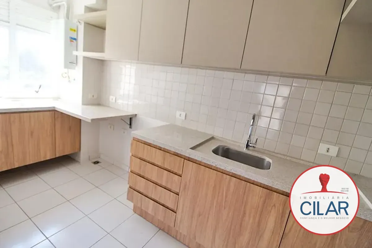 2-bedroom apartment with 1 en-suite and a balcony — photo 5