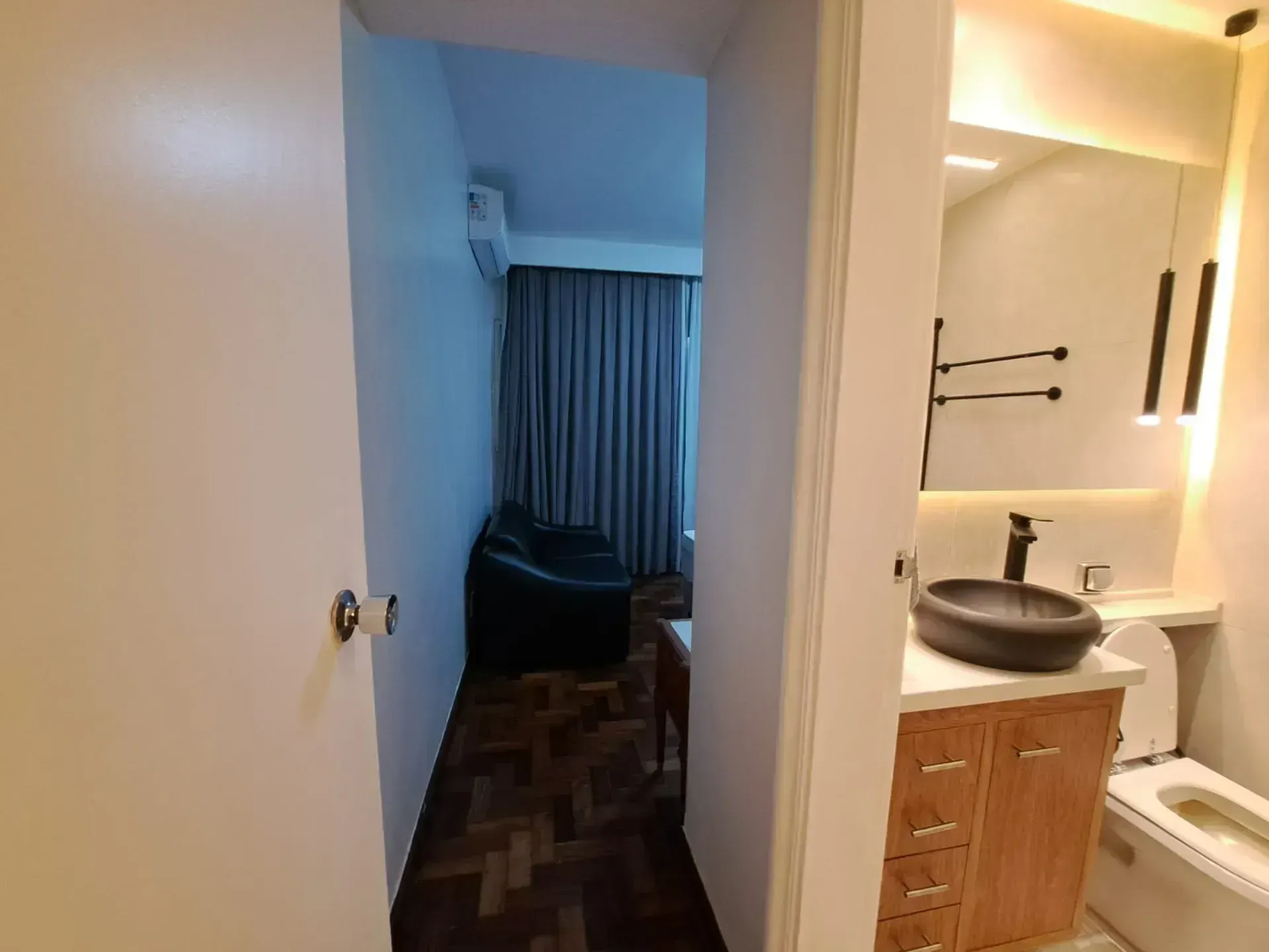 Furnished apartment with 4 bedrooms and 4 bathrooms — photo 27