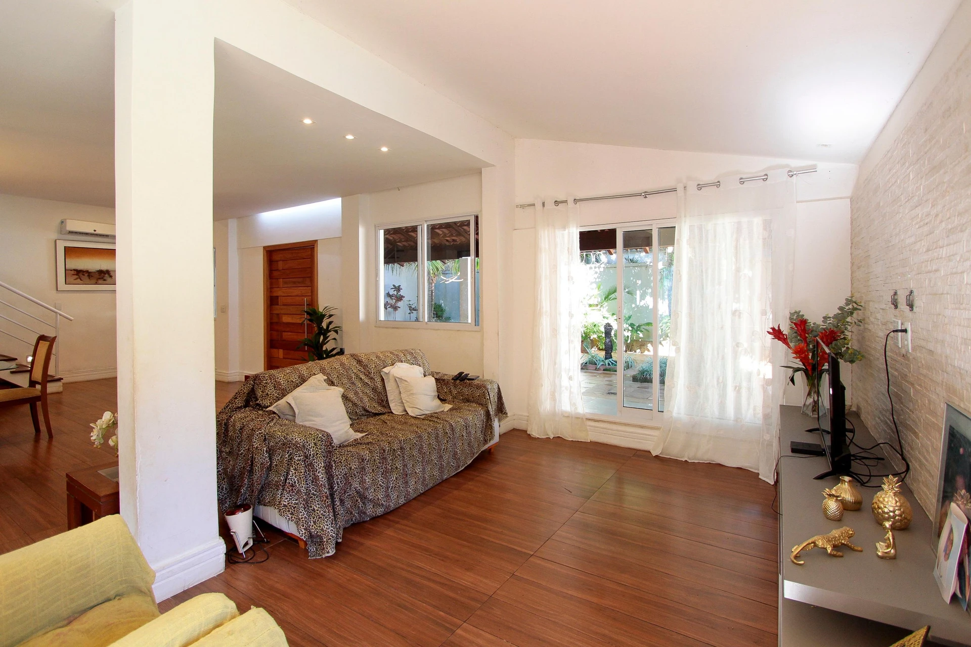 Furnished house with 4 bedrooms and open-plan kitchen — photo 20