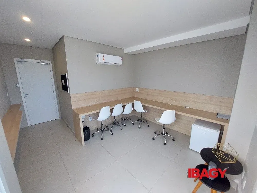 Apartamento de 1 dormitorio con cocina abierta — photo 8
