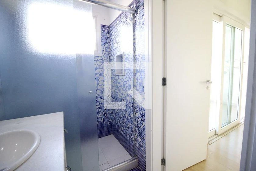 House with 4 en-suite bedrooms and 597 m², 4 parking — photo 32
