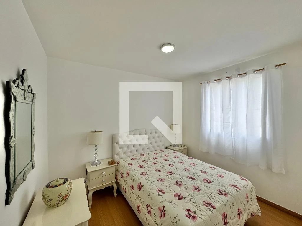 Furnished 2-bedroom apartment with 1 bathroom and mountain view — photo 27