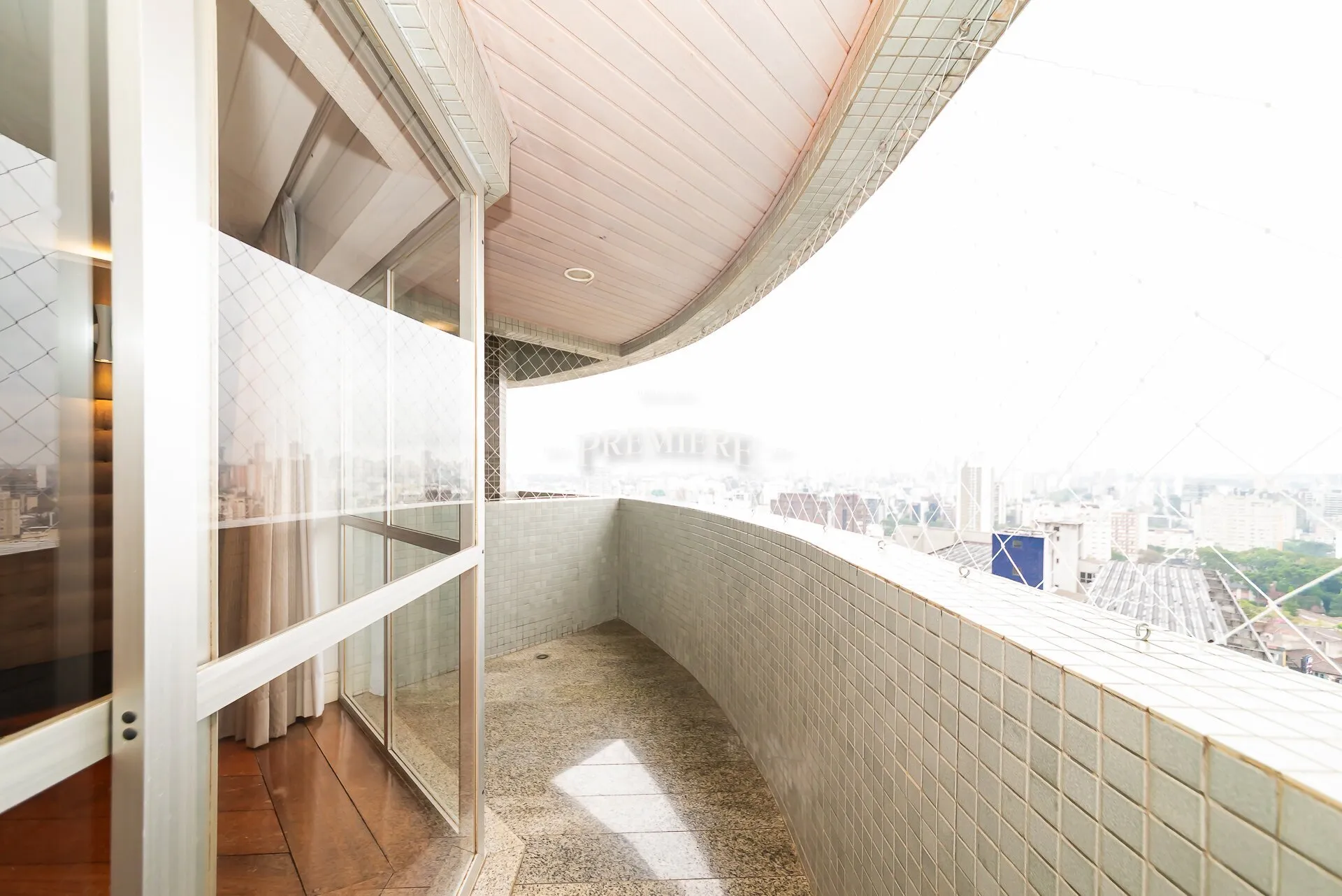 Apartamento de 4 dormitorios con balcón, 265 m² y 2 plazas — photo 29