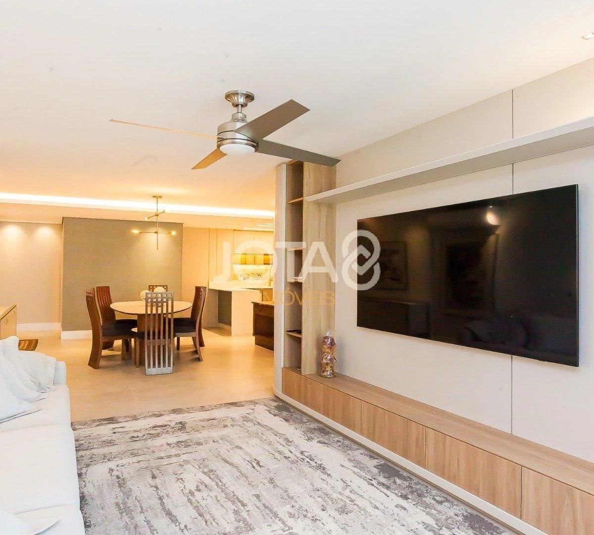 Furnished 3-bedroom apartment with 201 m² — photo 11