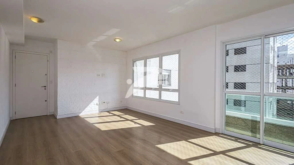 2-bedroom apartment with open-plan kitchen — photo 5