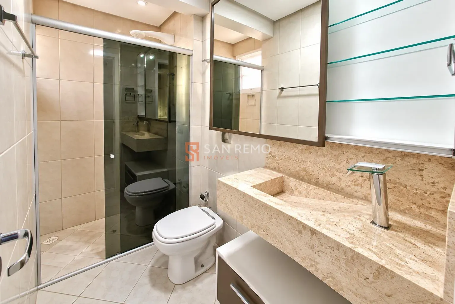Mountain view in a 2-bedroom apartment, 65 m² — photo 8