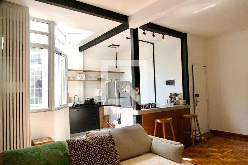 Furnished 1-bedroom apartment with an open-plan kitchen — photo 5