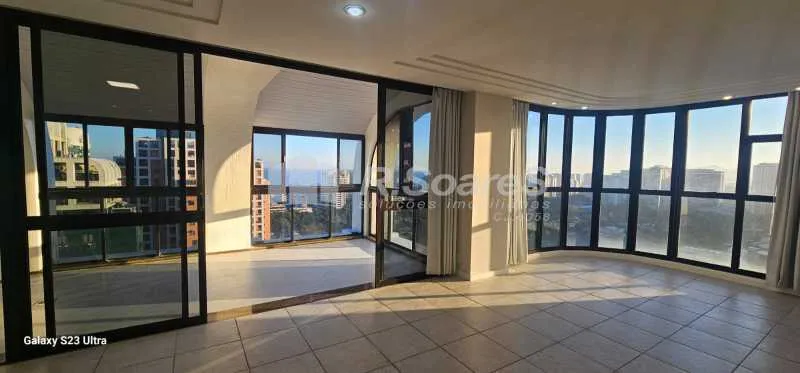 217 m² duplex with 3 en-suite bedrooms and 2 parking spots — photo 11