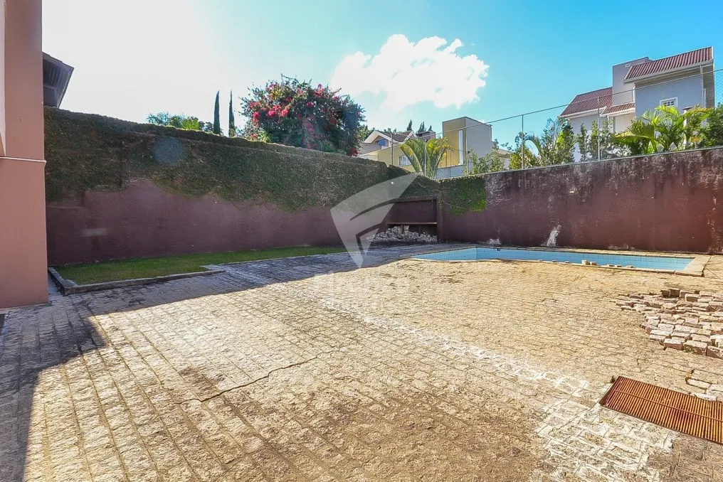 424 m² house with 3 en-suite bedrooms and 4 parking spots — photo 75
