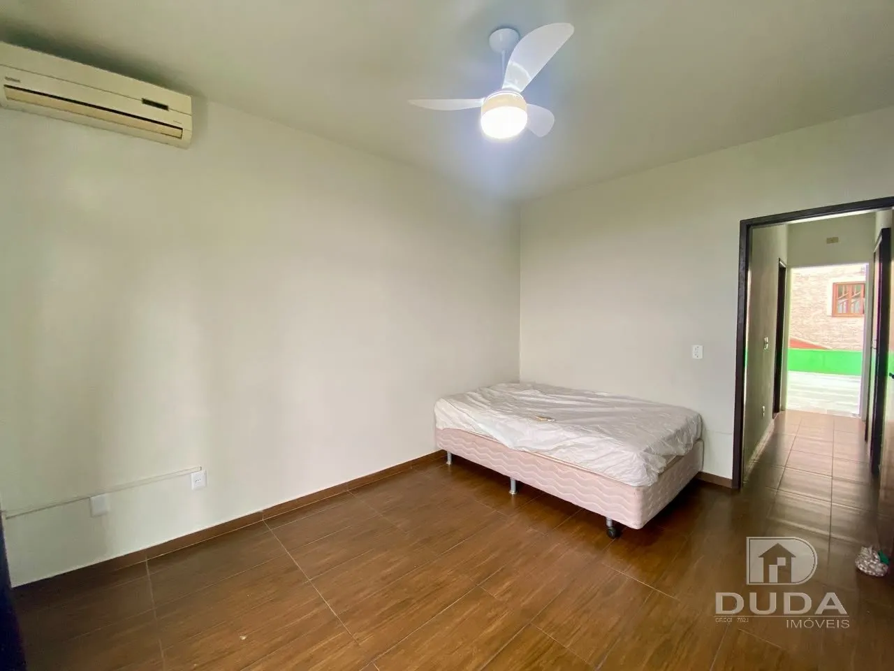 4-bedroom house with a garden in Florianópolis — photo 28