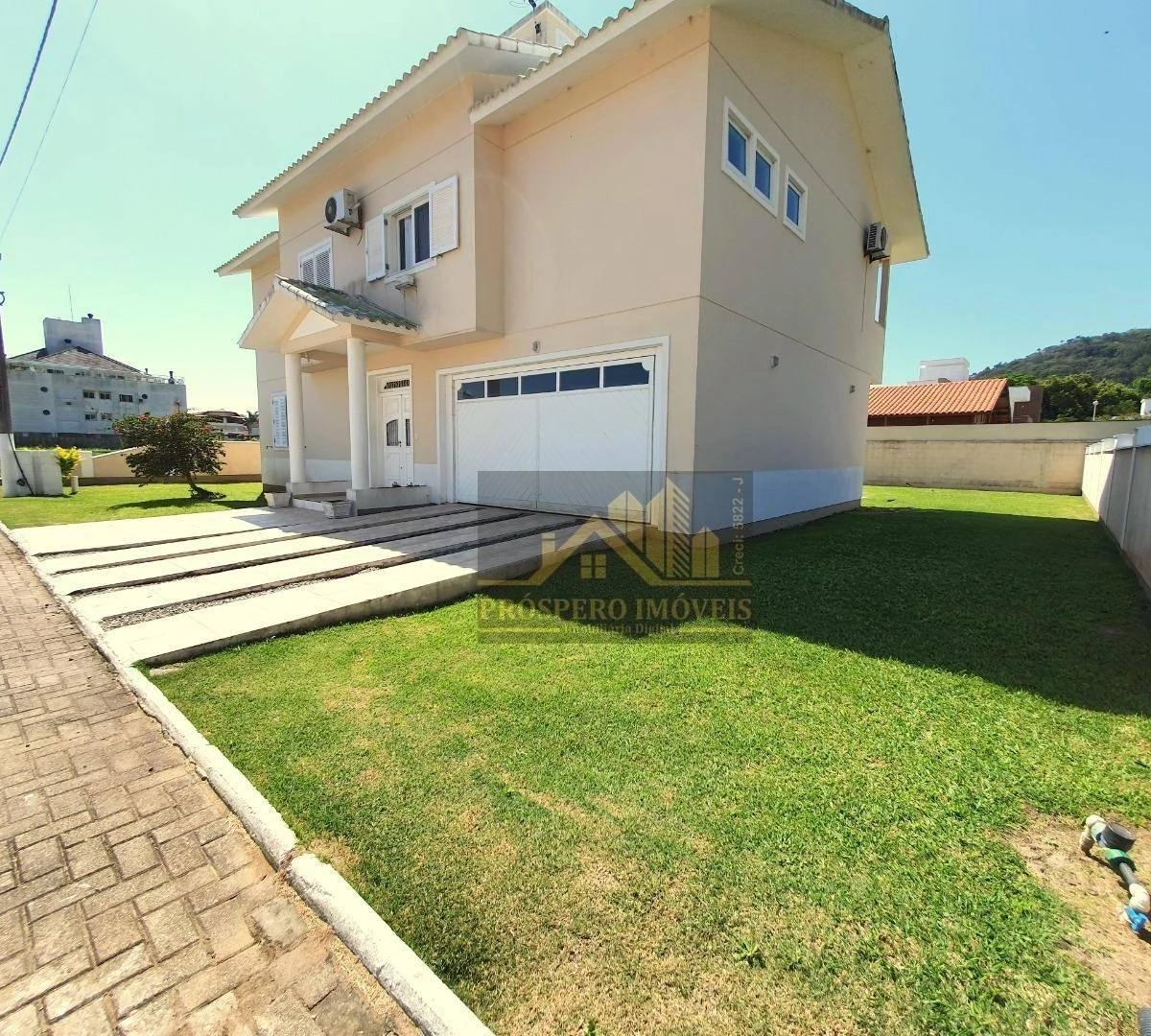 Casa de 5 dormitorios con balcón cerrado con vidrio — photo 18