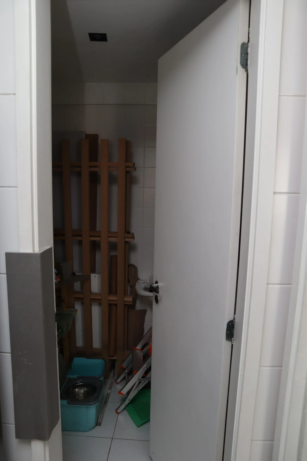 2-bedroom apartment with a mountain view — photo 50