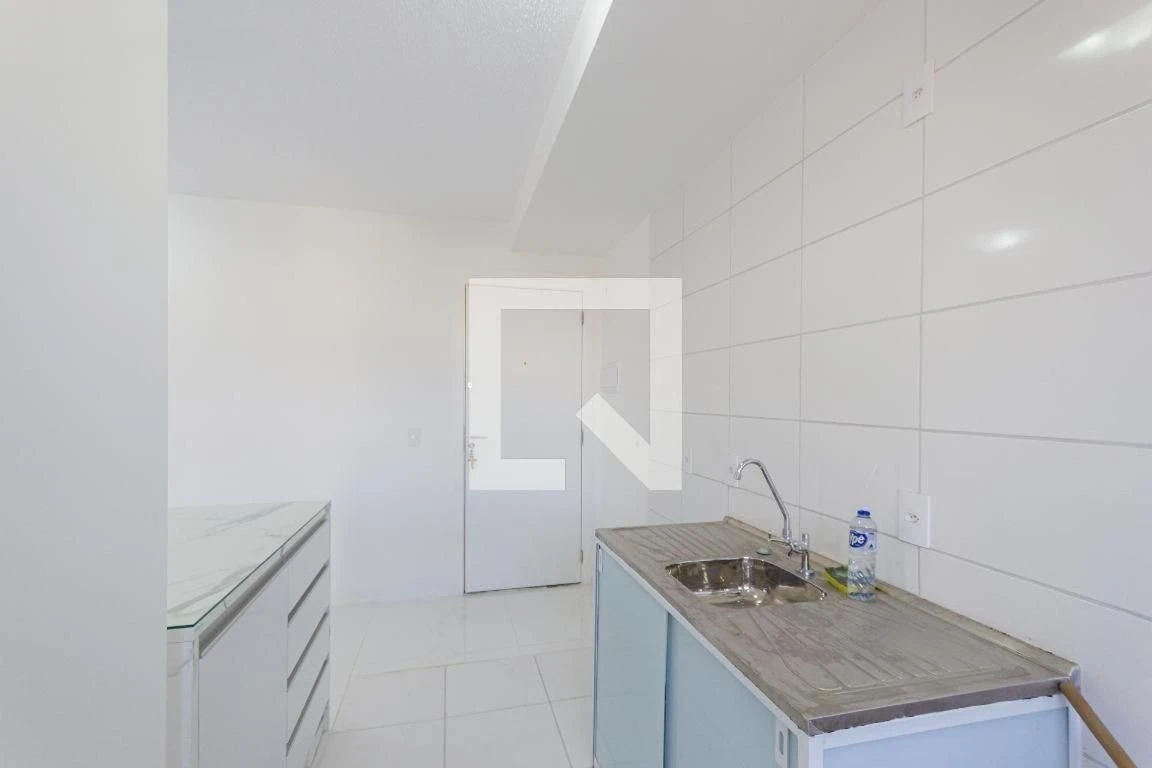 2-bedroom apartment with open-plan kitchen and living room — photo 36