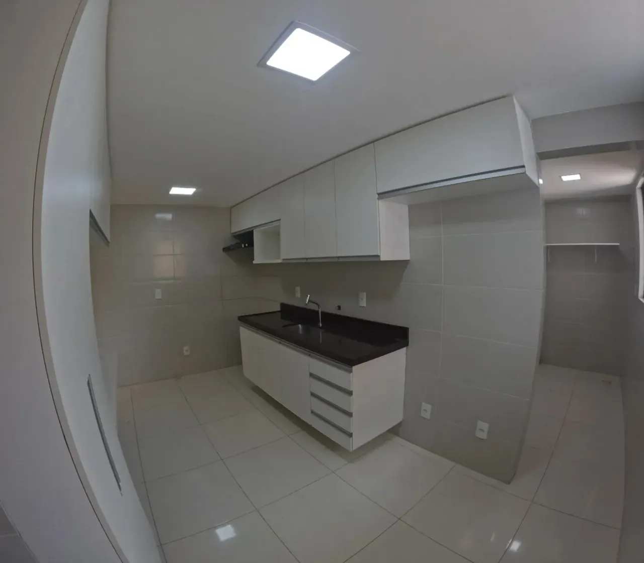 3-suite apartment with 4 bathrooms and 2 parking spots — photo 18