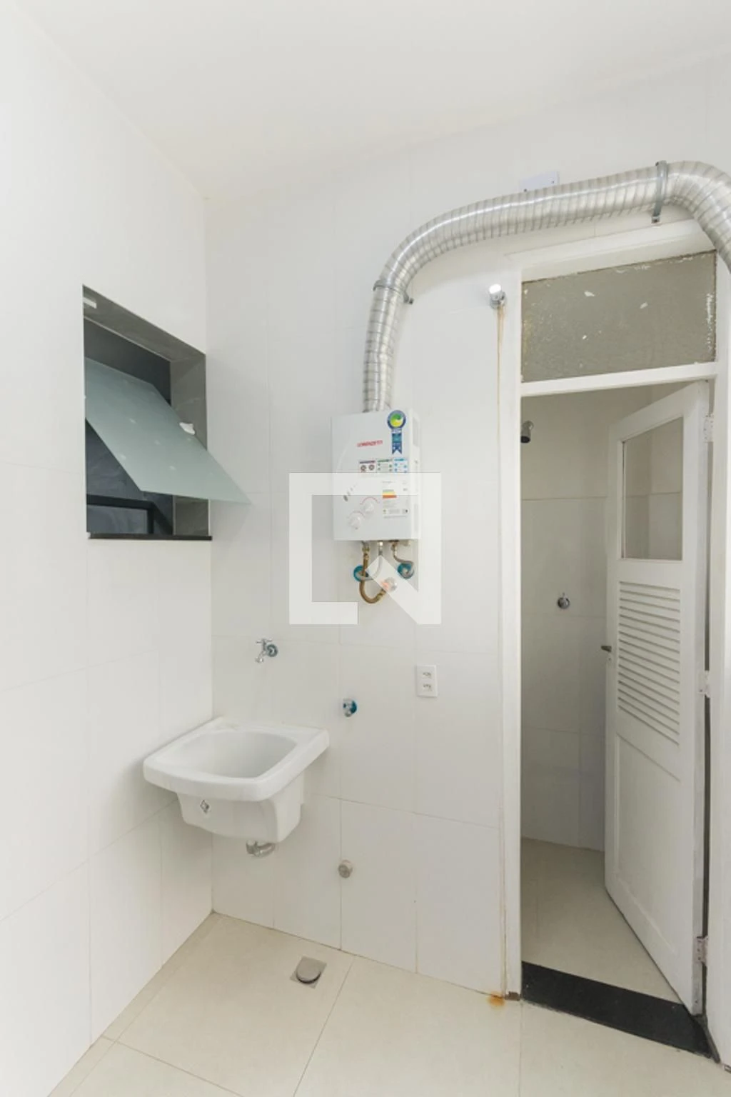 Apartamento de 2 quartos com varanda envidraçada — photo 16