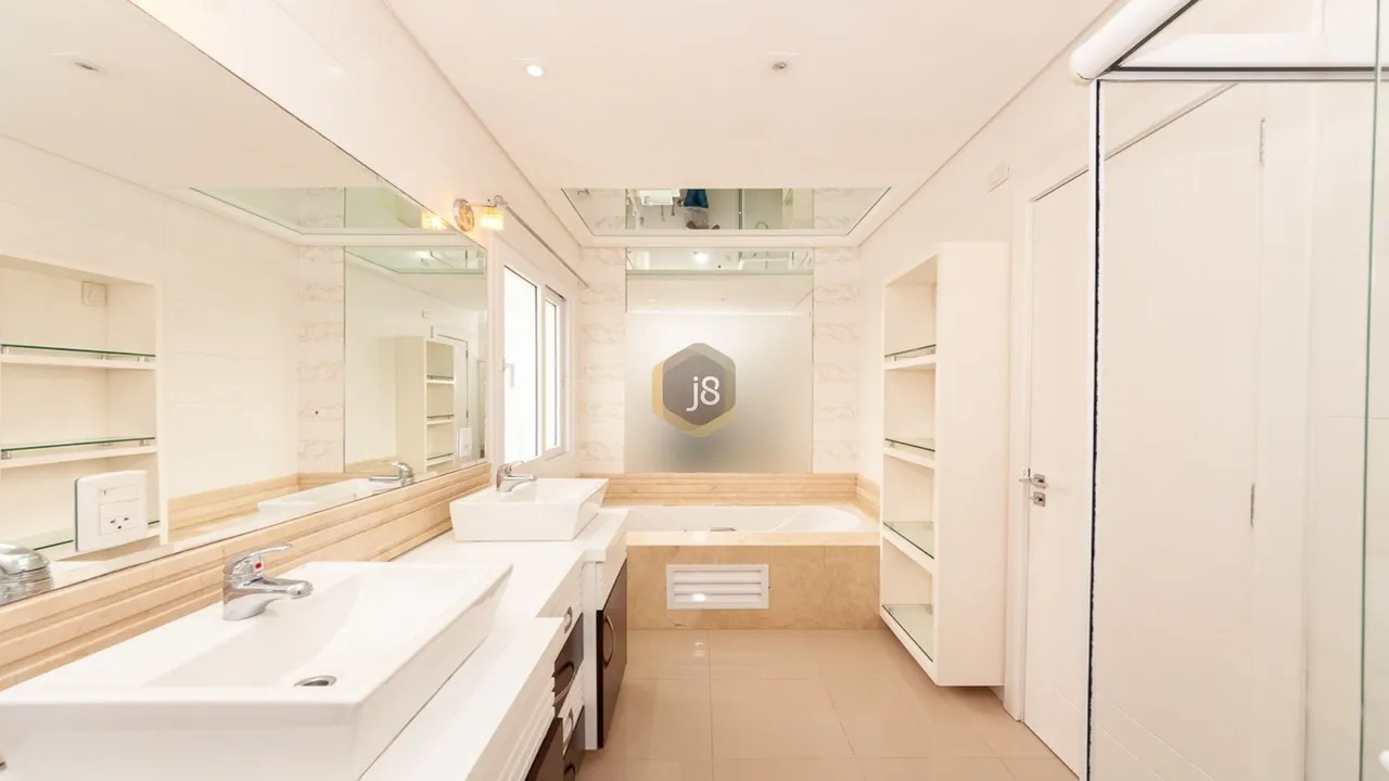 Casa com 5 suítes, 7 banheiros e 375 m² com varanda — photo 13