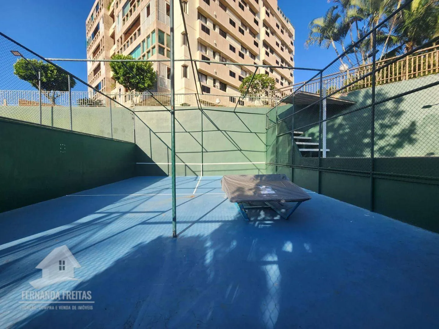 4-bedroom apartment with enclosed balcony and private garden — photo 93