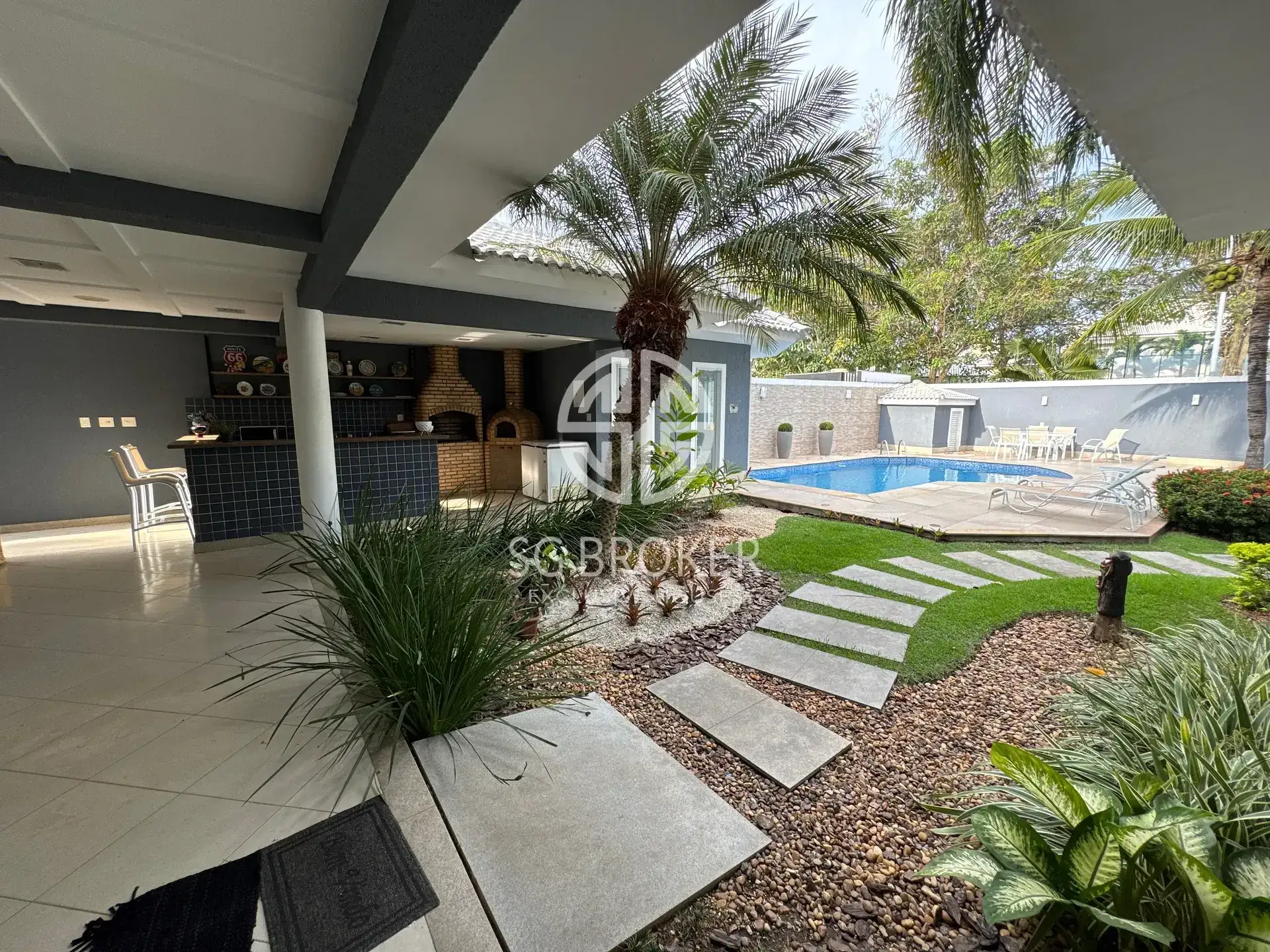 Casa para locação com 5 quartos e churrasqueira na varanda — photo 13