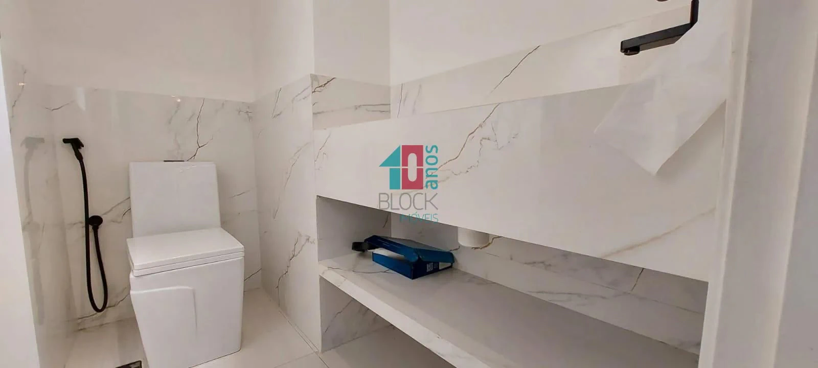 Casa de 200 m² com 4 suítes e 3 vagas — photo 13