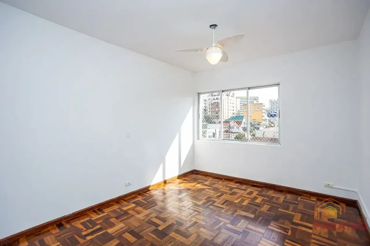 202 m² apartment with 3 bedrooms and a balcony — photo 10