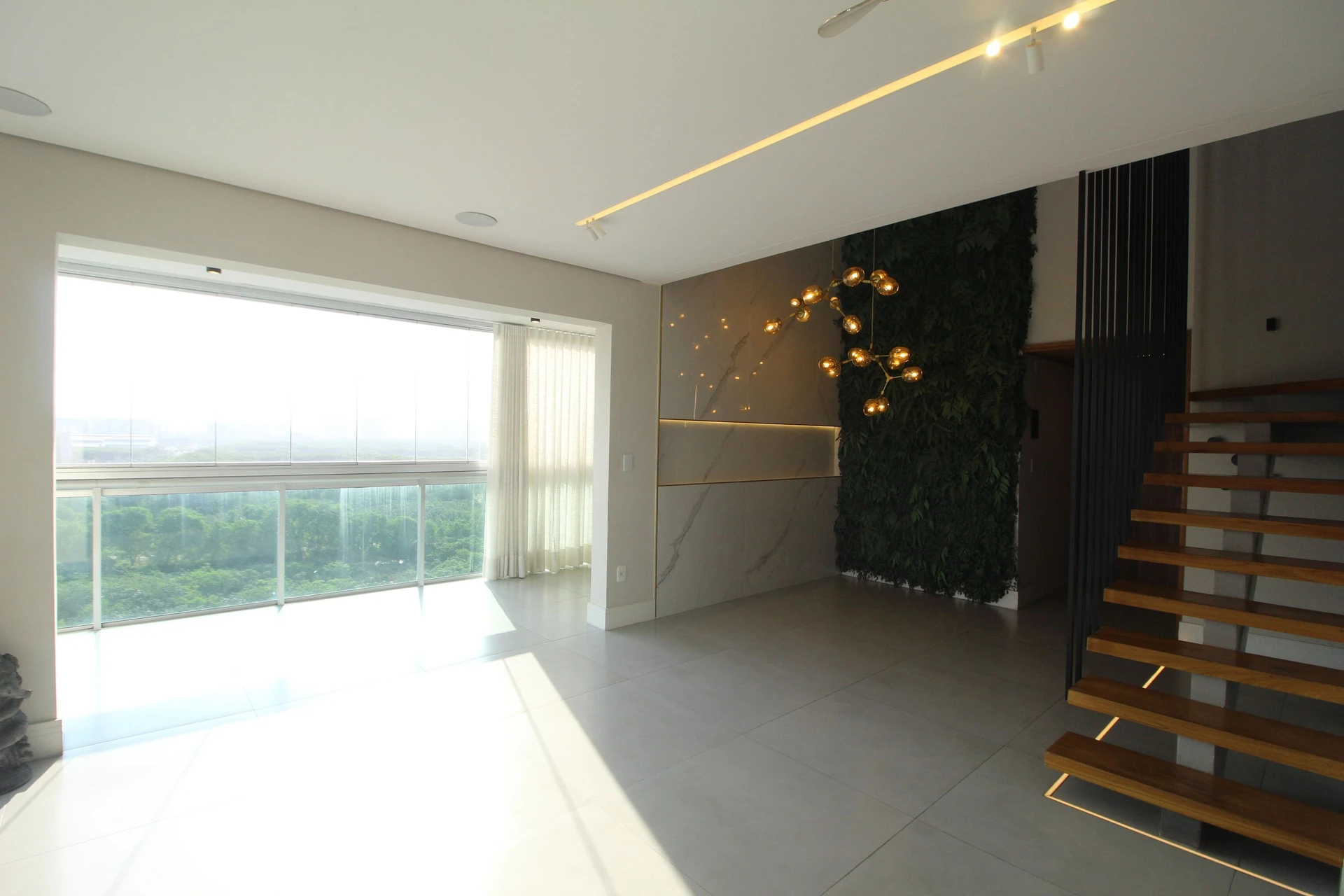 4-bedroom apartment in a building with a sauna — photo 7